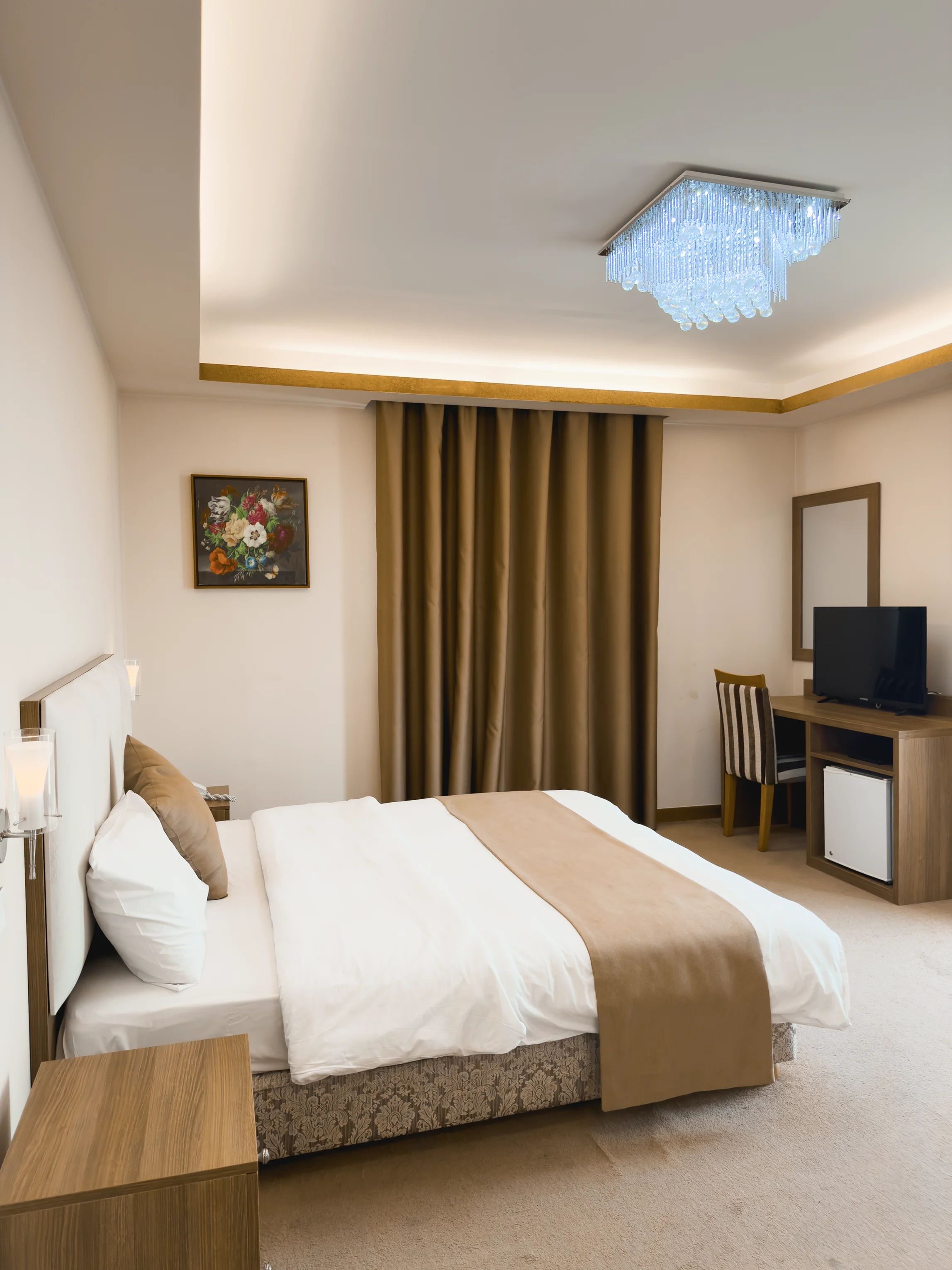 Deluxe Room details at Bzommar Palace
